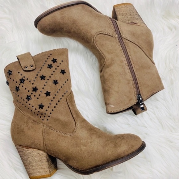 Country Chic Star Booties With 3” Heel - Picture 2 of 13